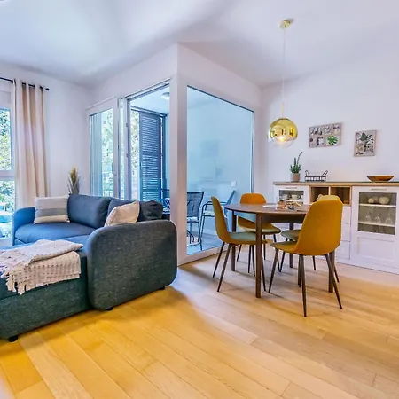 Stefani * سبليت